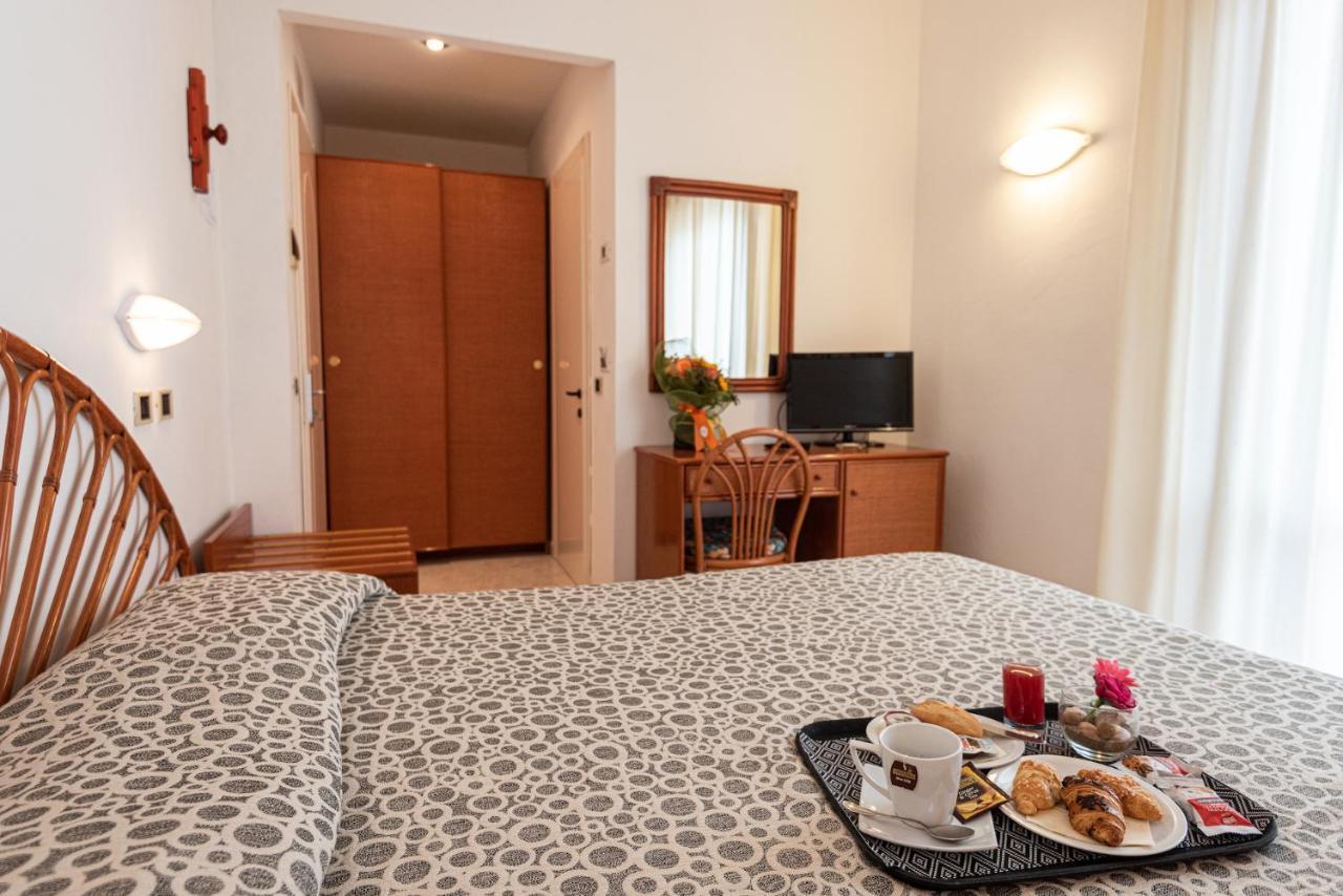 Hotel Il Delfino San Vincenzo Exteriér fotografie